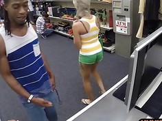 Black dude pawns his girlfriends twat and fucked by pawn guy